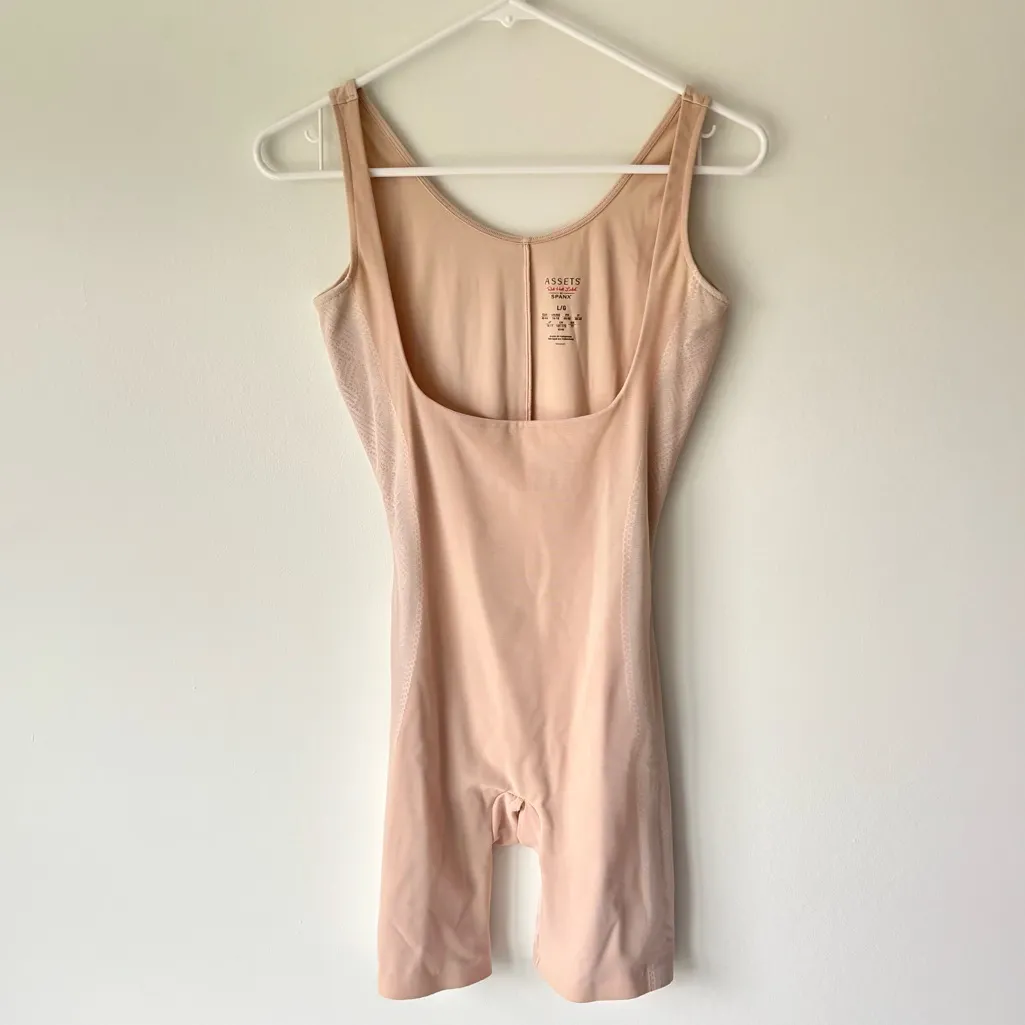 SPANX ASSETS Red Hot Label Luxe & Lean Open Bust Mid Thigh Briefer Shapewear Tan Size L - Image 2