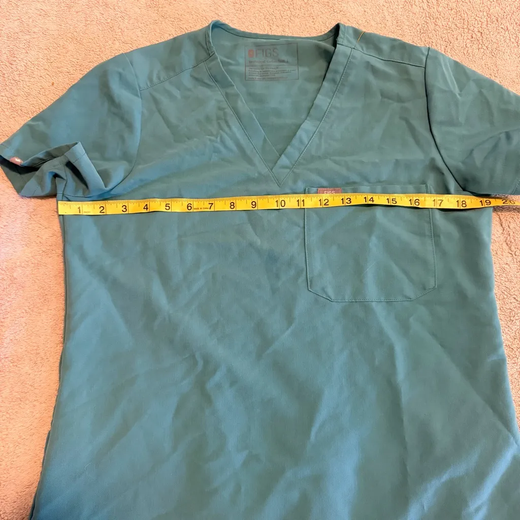 Figs Women’s Teal Technical Collection Scrub Top Size Small - Image 7