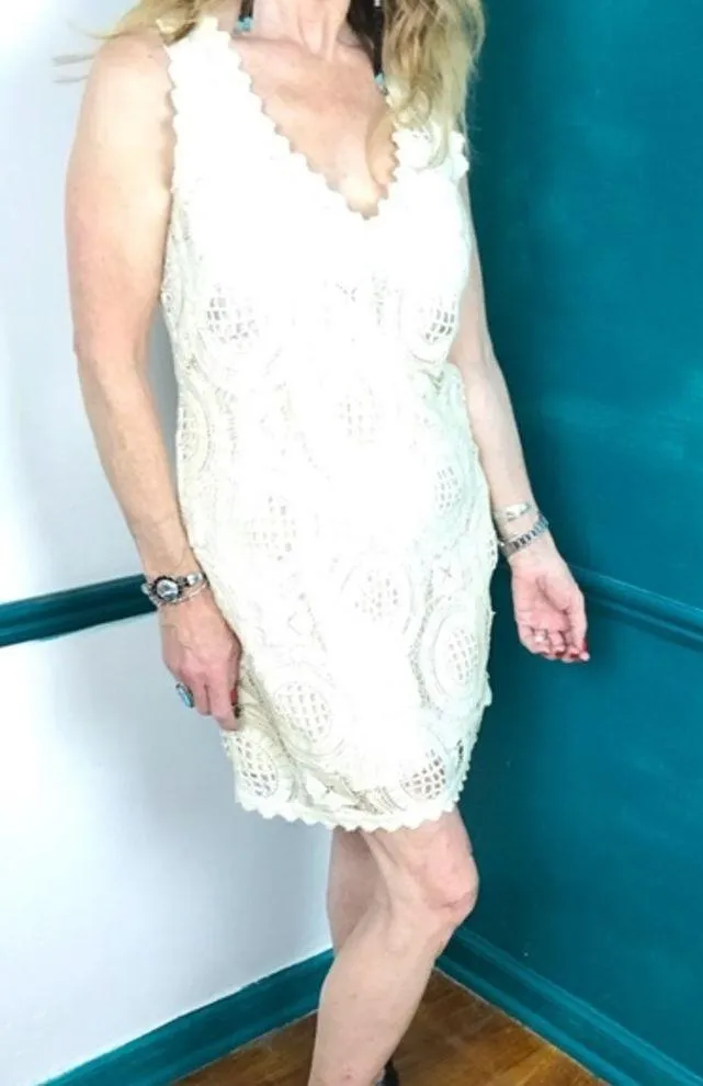 French connection ivory V-neck crochet dress - Image 5