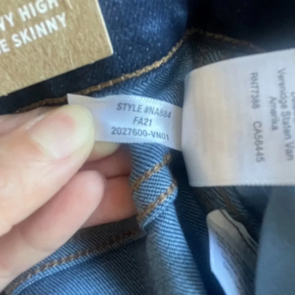 Madewell Curvy High Rise Skinny Jeans in Woodland Wash NWT | 23 - Image 11