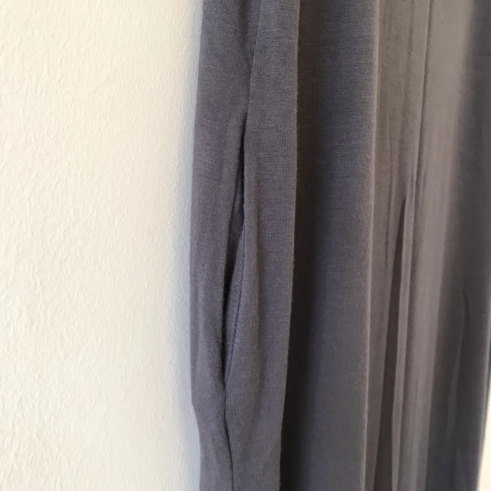 Three Birds Nest The Perfect Pocket Tee Maxi Dress in Charcoal NWOT Gray Size L - Image 6