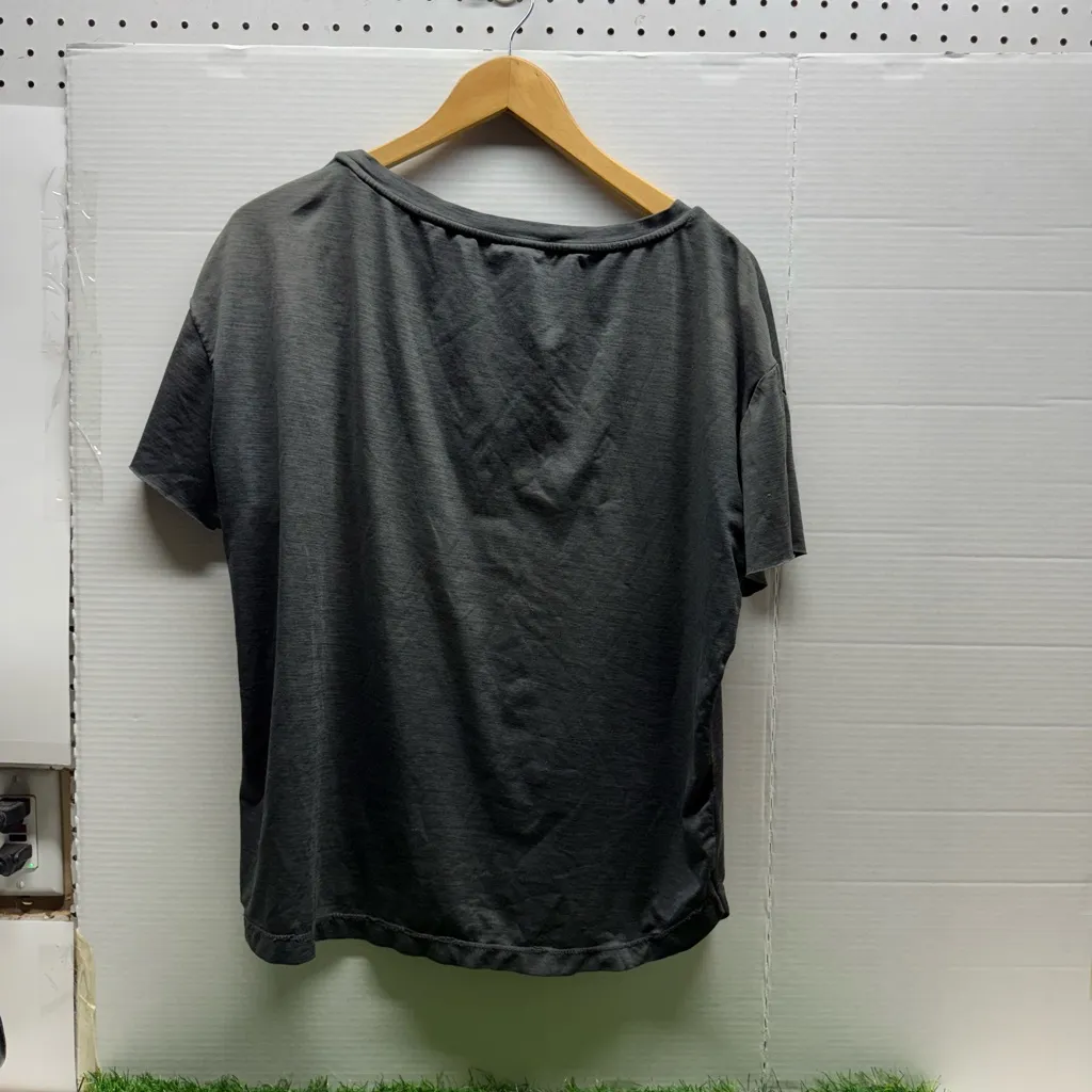Vuori Oversized Pocket Tee - Image 7