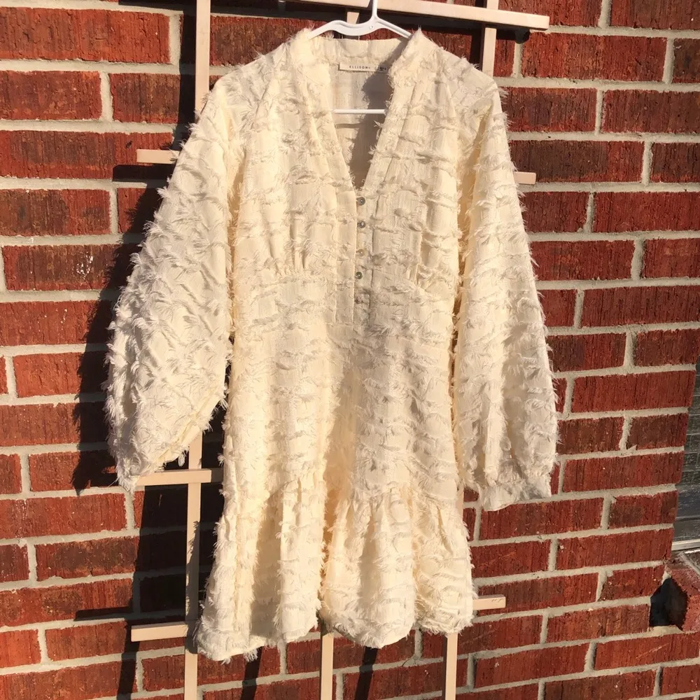 Ellison,Buttery Creamy Layers Of Fringes, Side Zipper,Excellent Condition Small - Image 3