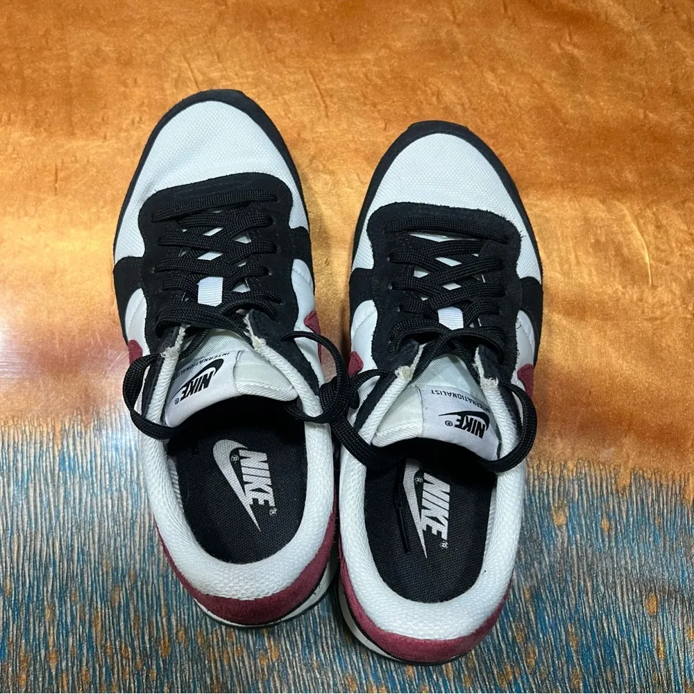 Nike Internationalist Retro Running Training Shoes 6.5 Black White Burgundy - Image 6