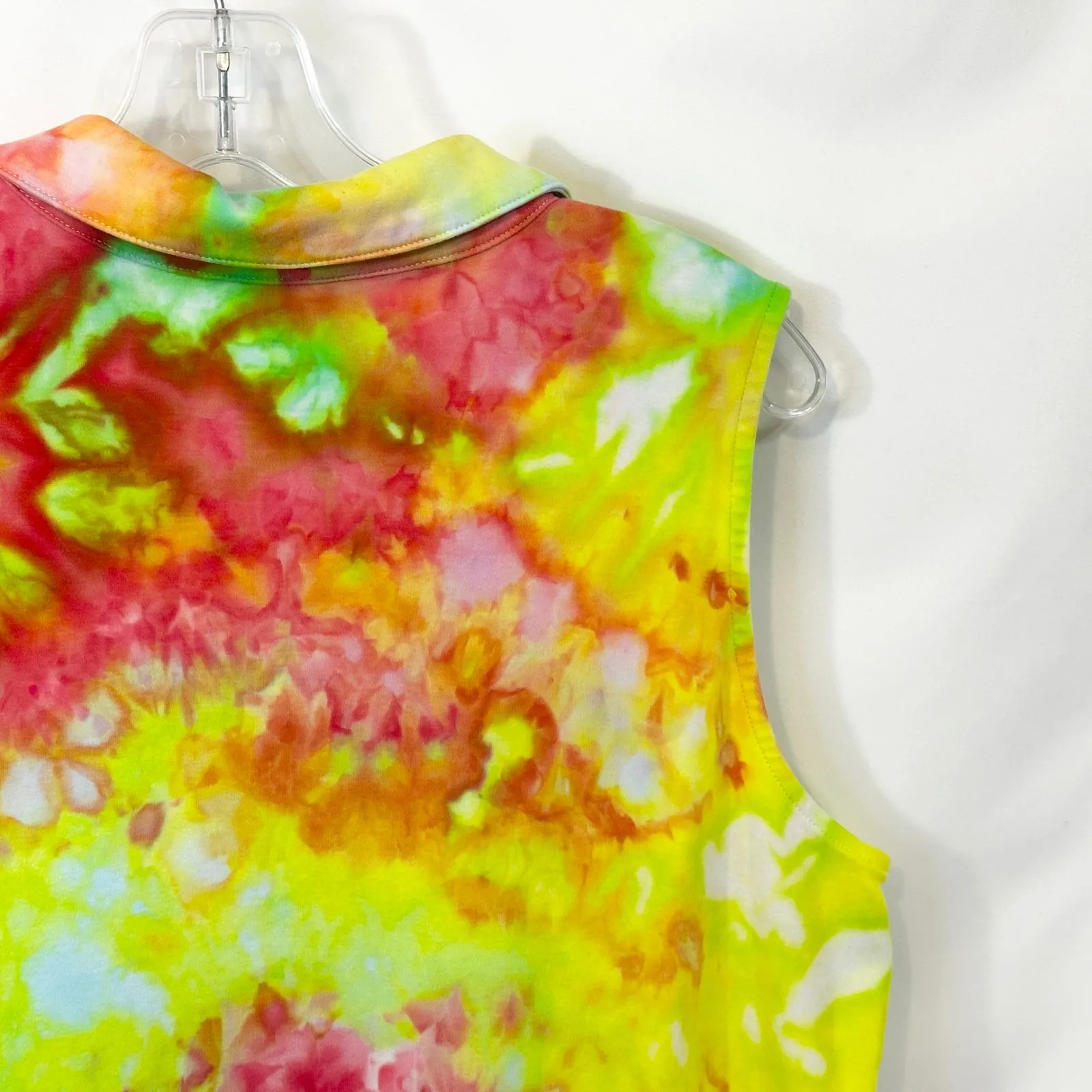 Isaac Mizrahi Large Top Handmade Tie Dye Green Red Sleeveless Collared 1735 - Image 9