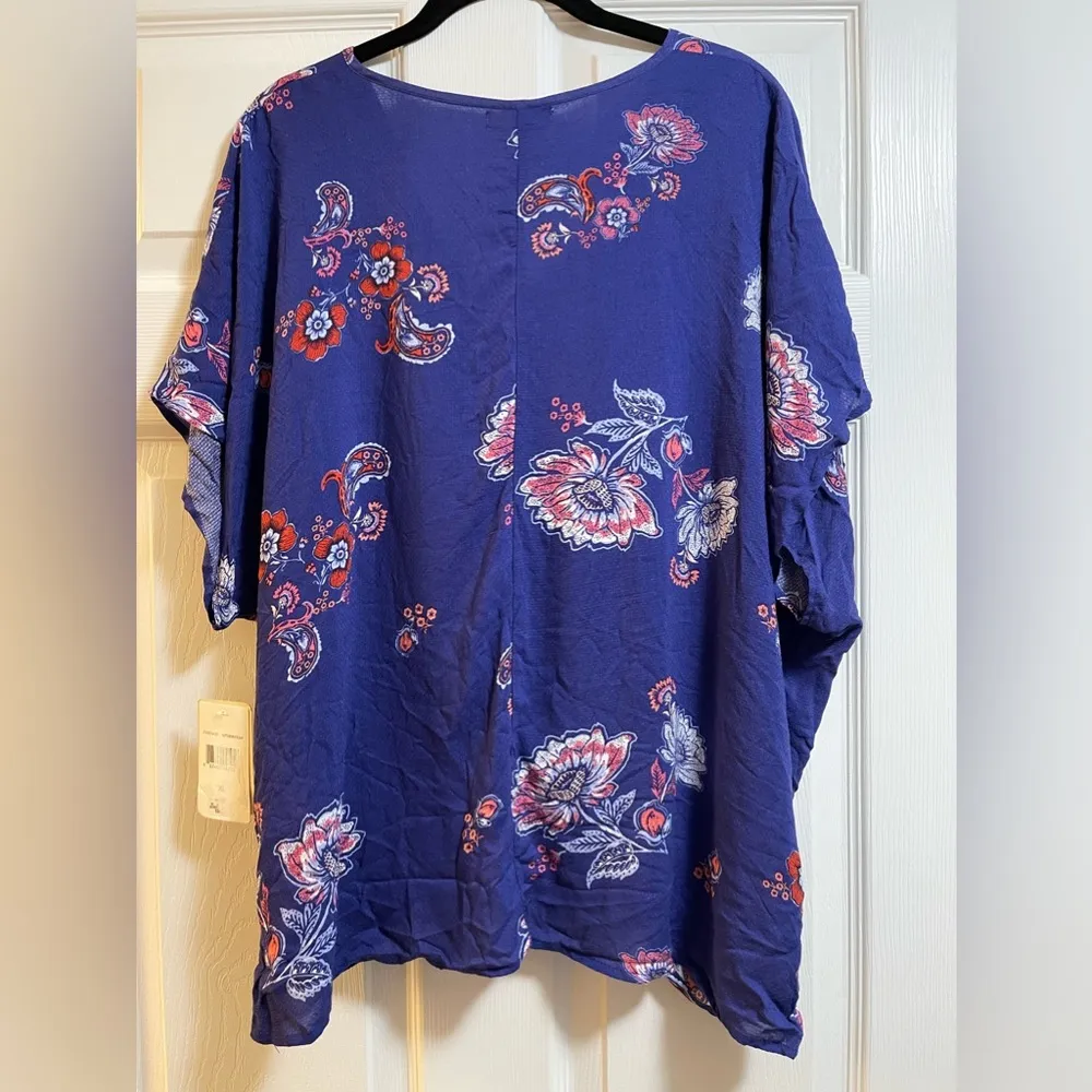 Love on a hanger Women’s Navy Floral knot Top Size XL - Image 4
