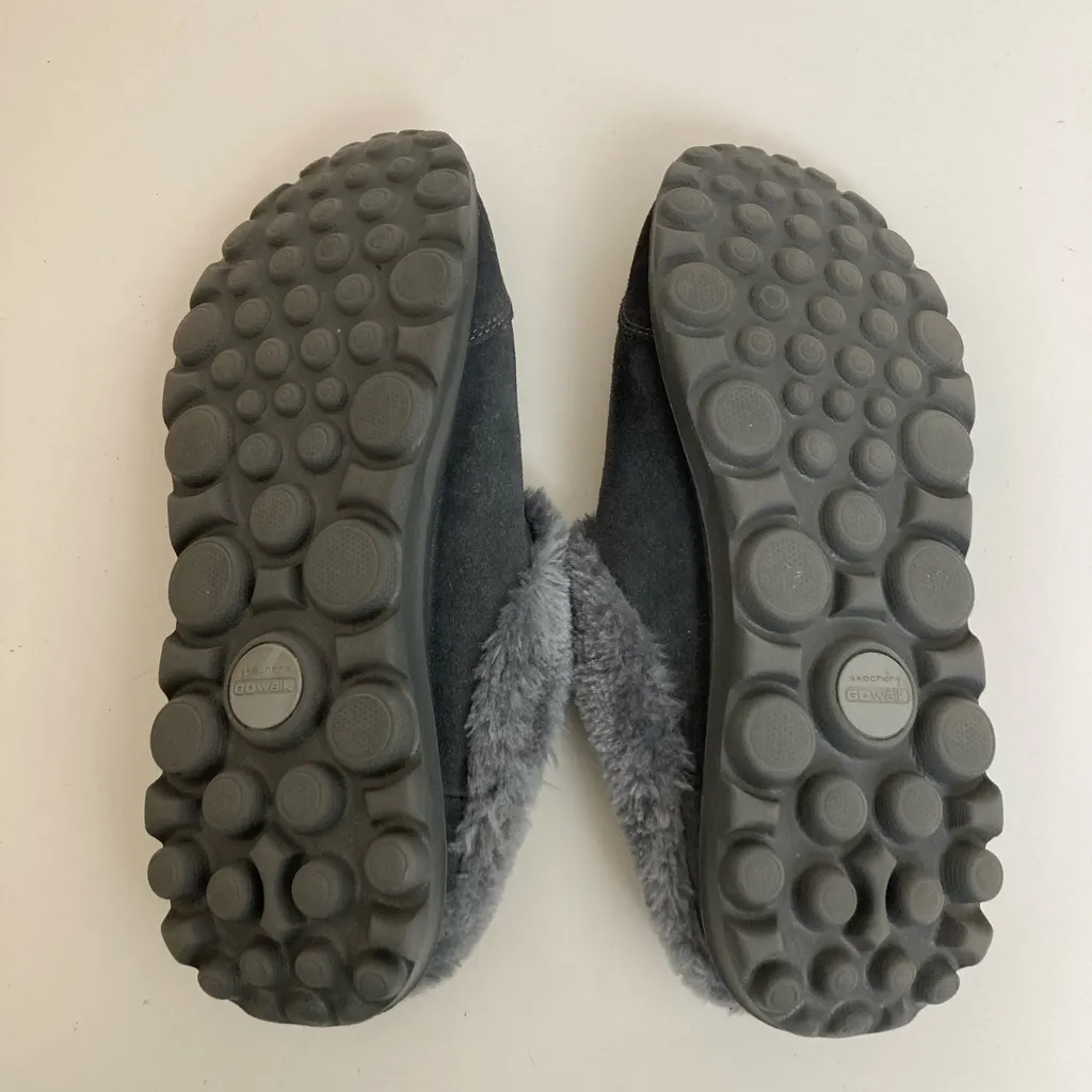 Skechers Memory Foam Fit Gray Suede Faux Fur Lined Mule Slippers - Image 8