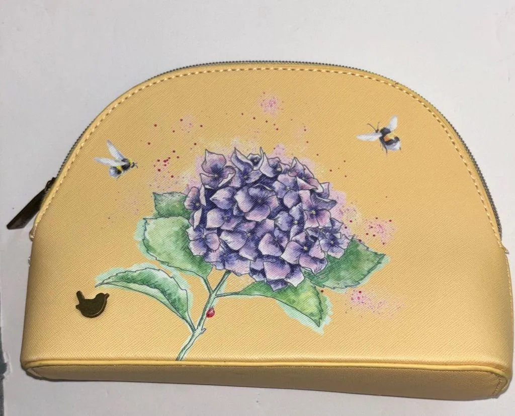 WRENDALE BRAND YELLOW HYDRANGEA WITH BEES AND LADYBUG DESIGN
VINYL ZIP CLOSURE - Image 2