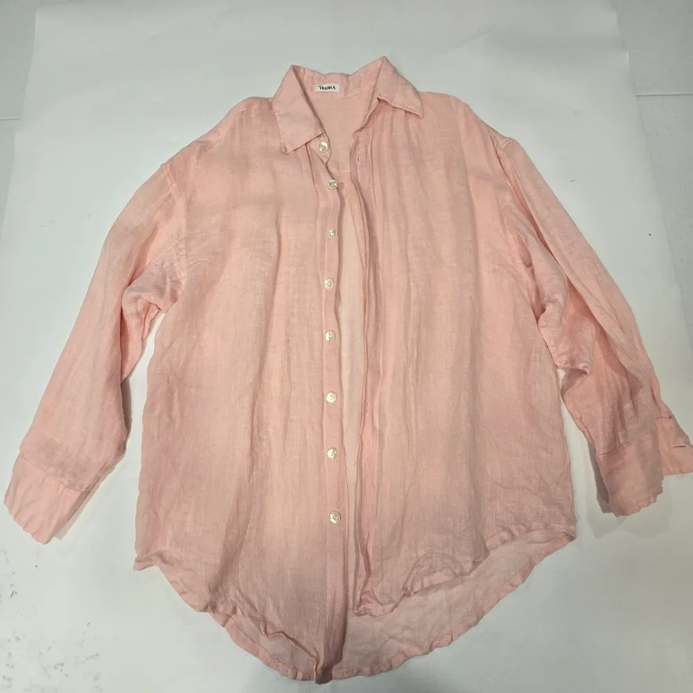 Vitamin A Playa Linen Boyfriend Shirt in Desert EcoLinen - Image 3