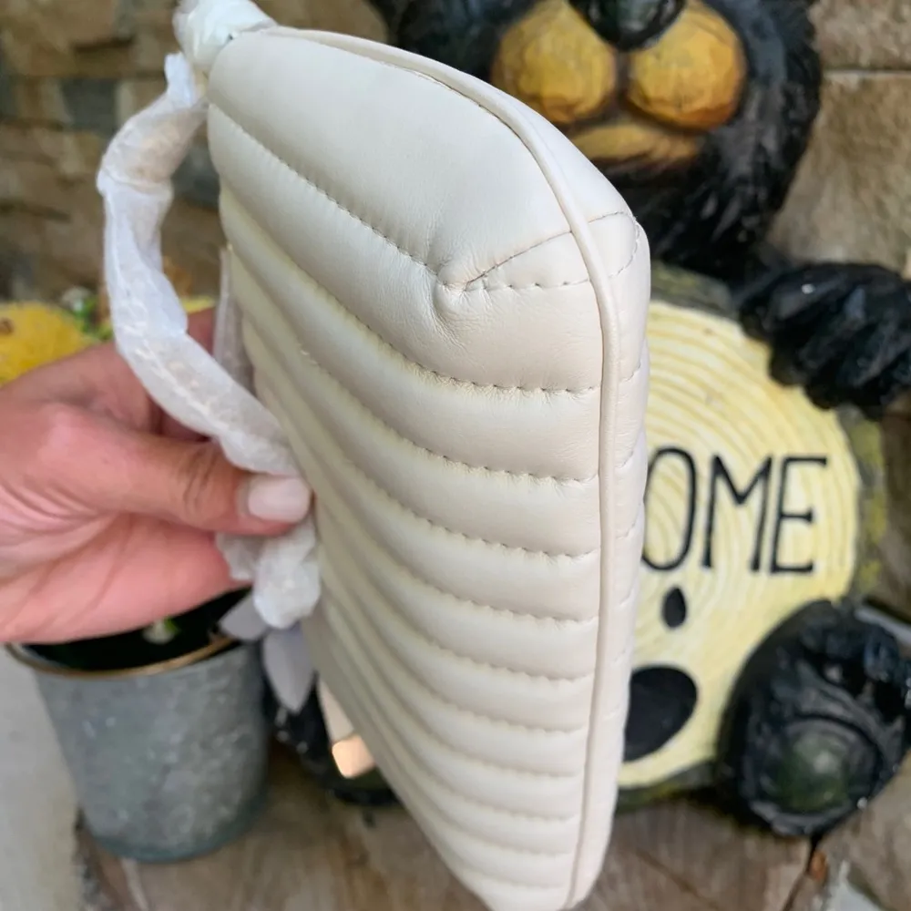 Authentic COACH 1941 Nappa leather/smooth leather zip top wristlet - Image 5