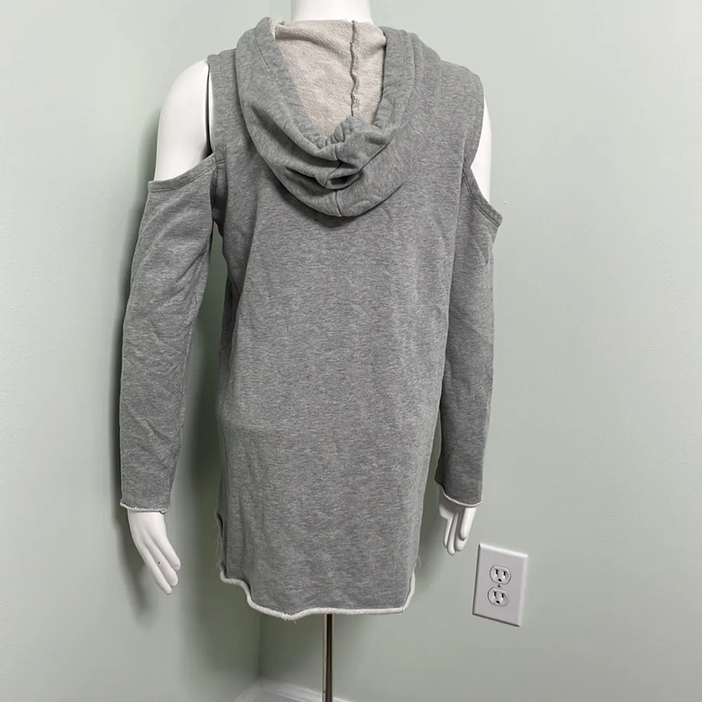 Storia Gray Raw Hem Cold Shoulder Sweatshirt - Image 6
