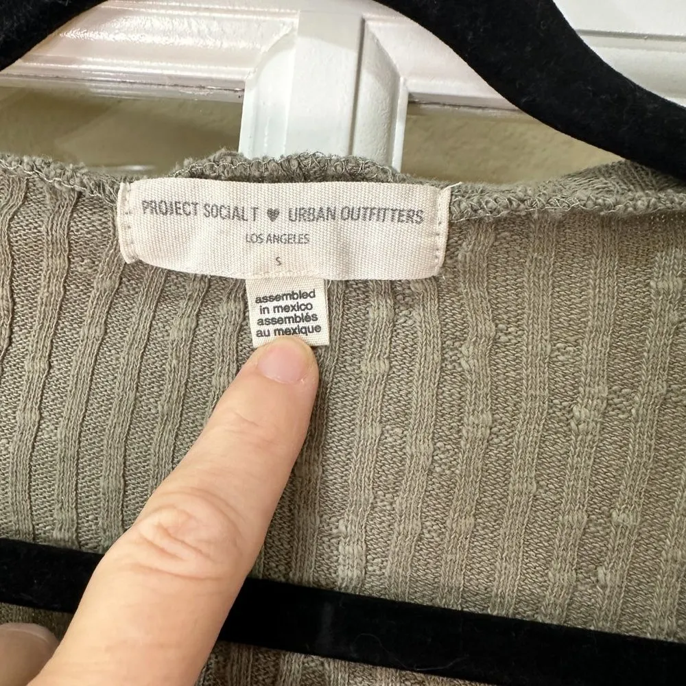 URBAN OUTFITTERS Project Social T Shirt Green Ribbed Henley Crop Top - small - Image 5