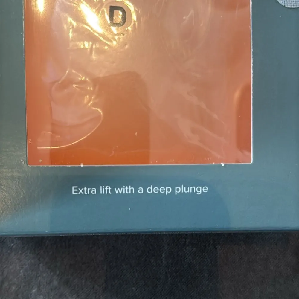 Lift It Up Backless Strapless Plunge Bra Silicone Fashion Forms Nude Size D Tan - Image 3