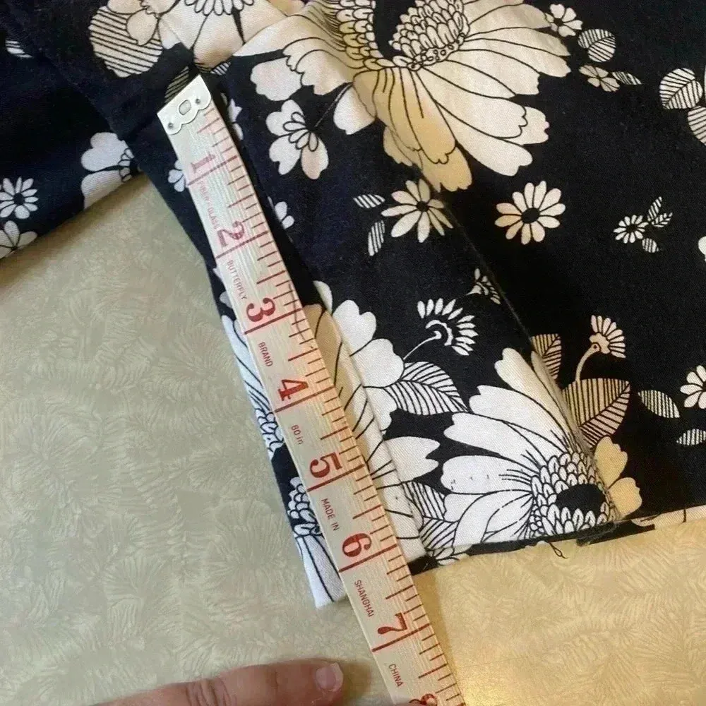 Black & White Floral Print Skort by‎ Briggs NY Women’s Size 14 - Image 7