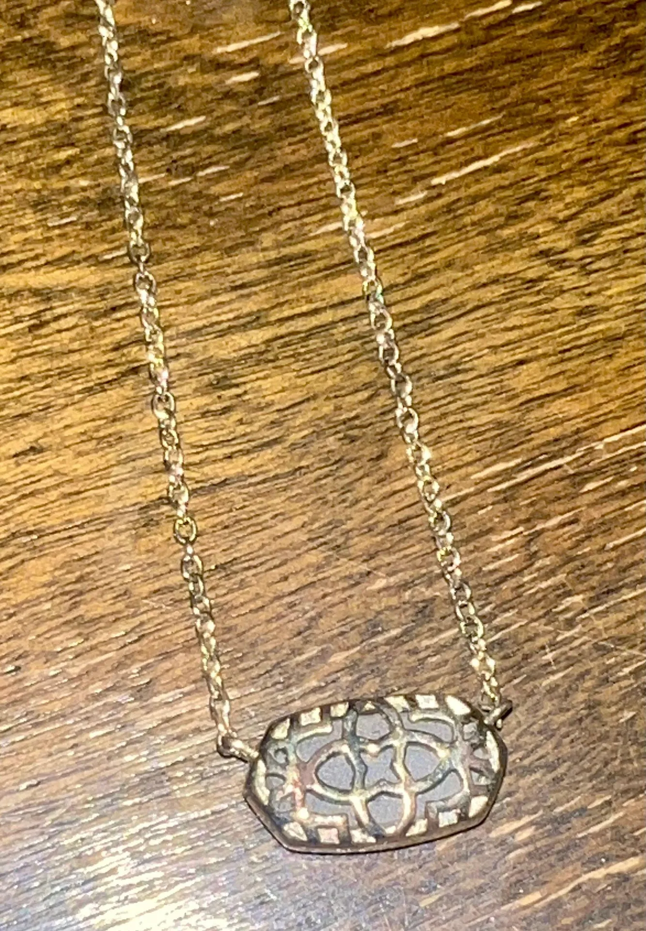 Kendra Scott Neckalce - Image 4