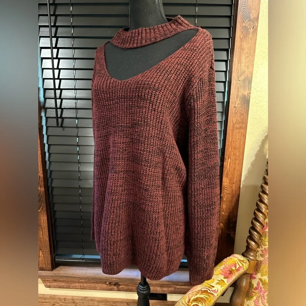 EUC Sauci plus burgundy sweater with deep neck and neck tripe Sz 3x Red - Image 2