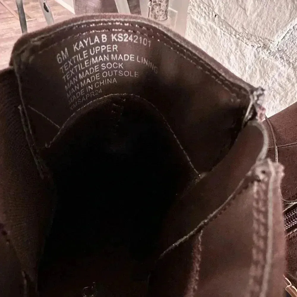 Kensie Klassen Faux Suede Ankle Boots Chelsea Women's size 6 - Image 6