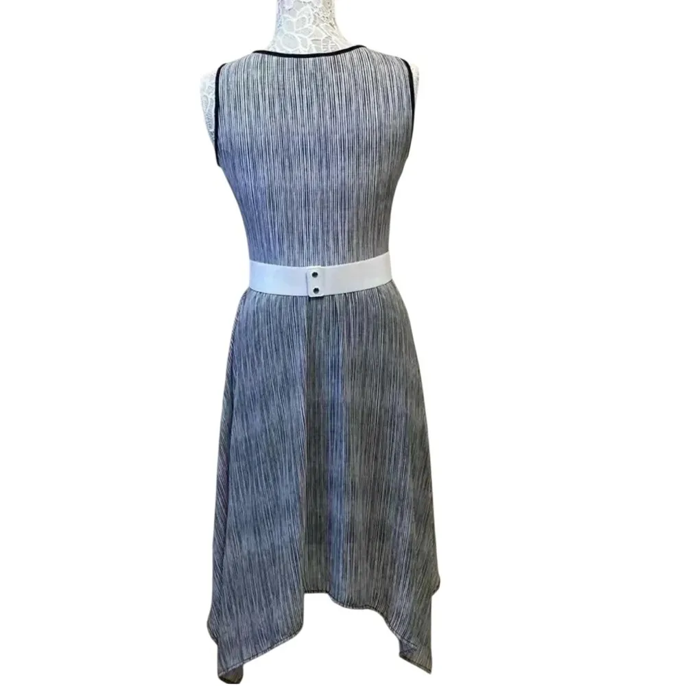 Sleeveless Gray Dress with Lace Waist & Handkerchief Hem - Image 7