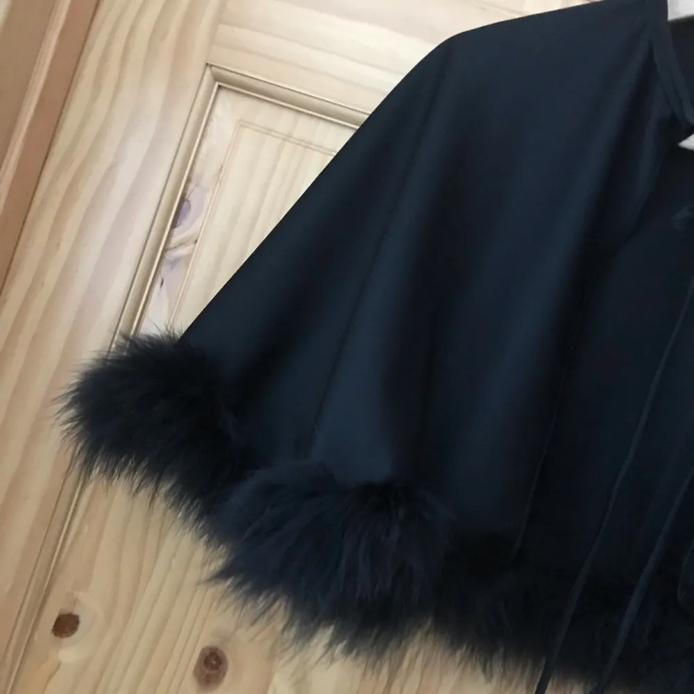Vintage Fur Trim Shawl Cape Cloak & Dress size 10 - Image 3