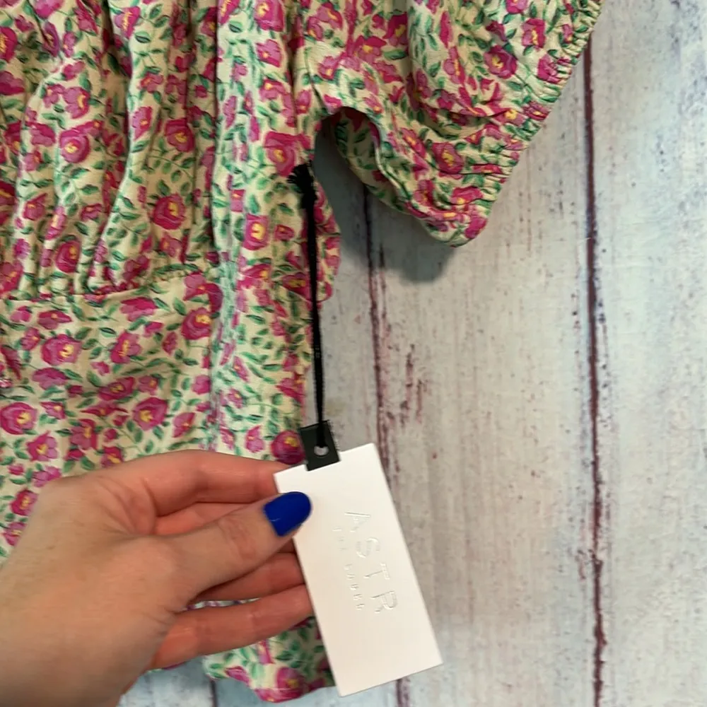 NWT ASTR The Label Halter Tie Top in Pink Green Floral Size M - Image 4