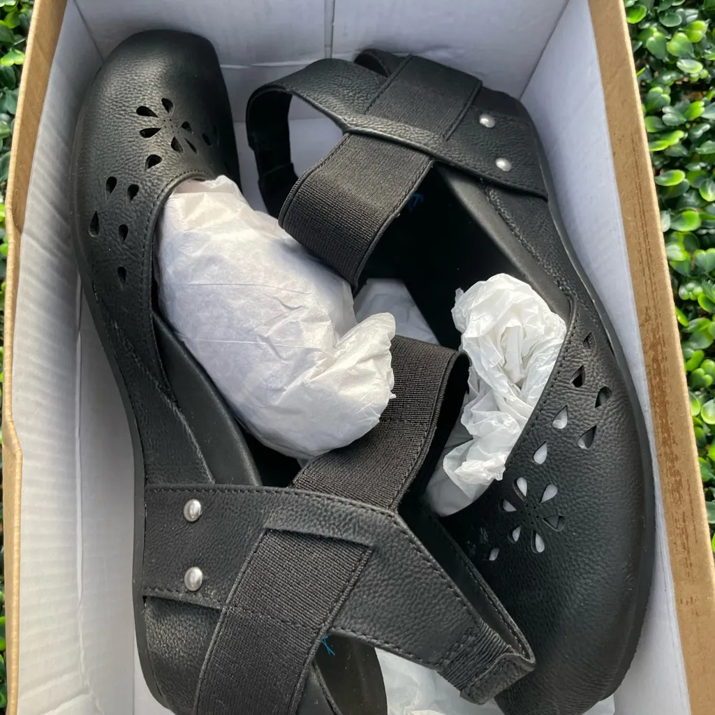 Axxiom Black Women's Shoes Size 8.5 - Image 3