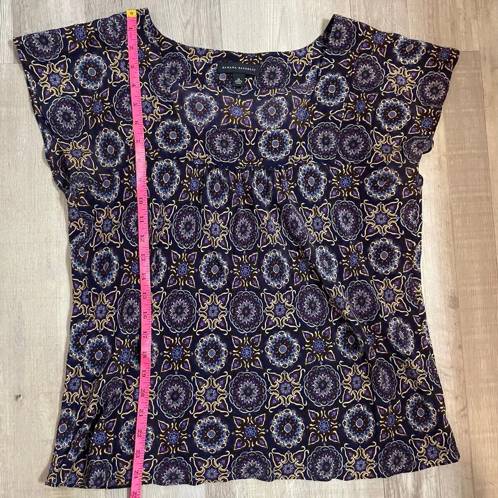 Banana Republic Vibrant Geometric Floral Silk Top - M - Image 8