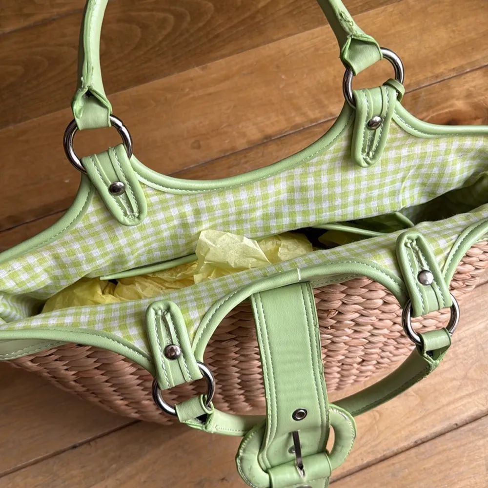 Maggi B Green and Tan Woven Tote Bag - Image 8