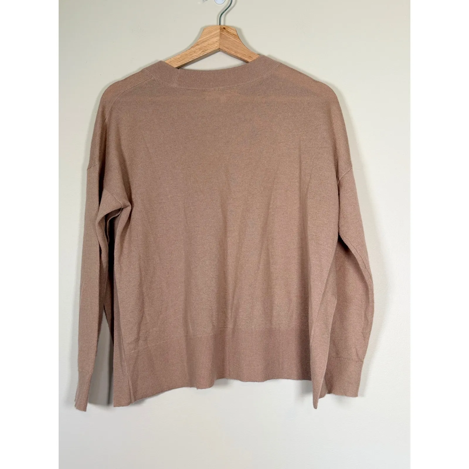 Madewell Women's Cashmere Sweater XS Tan Crewneck Side Slits - Image 2