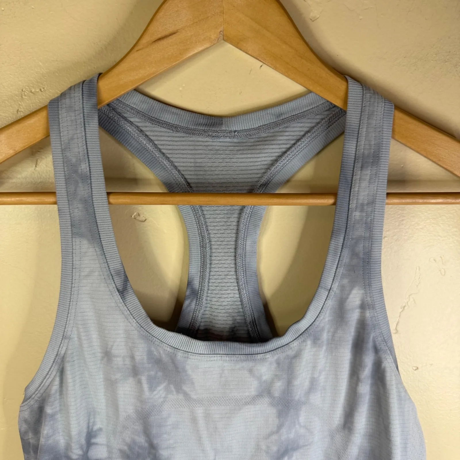 Lululemon Swiftly Tech Tank Top 2.0 Gray Wash Tie Dye Racerback Athletic Size 6 - Image 3