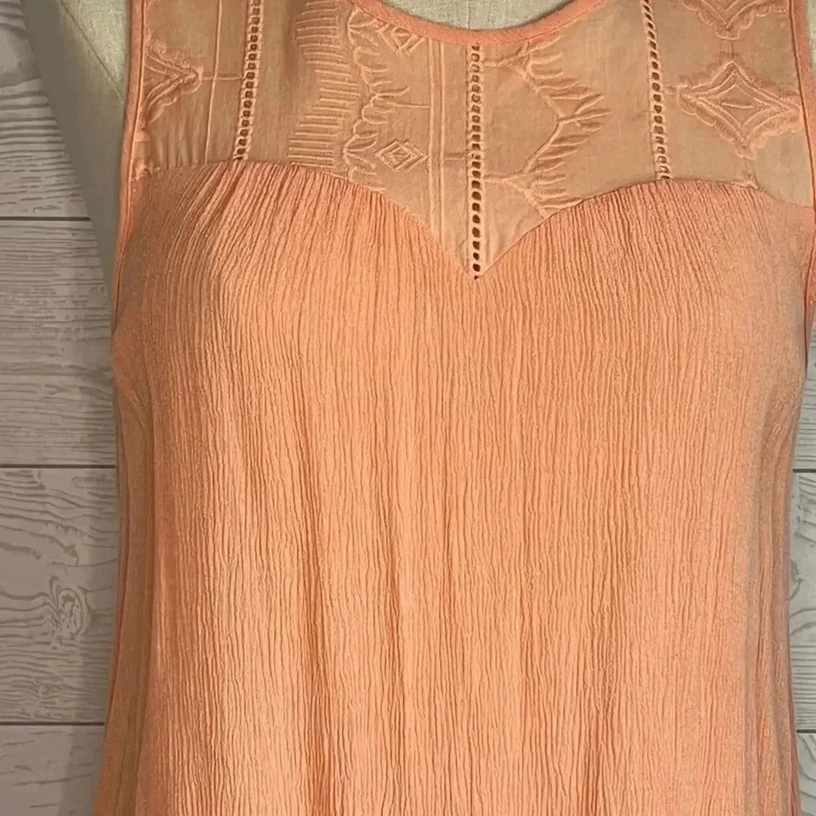 Chloe K peach sleeveless top Size Medium - Image 4