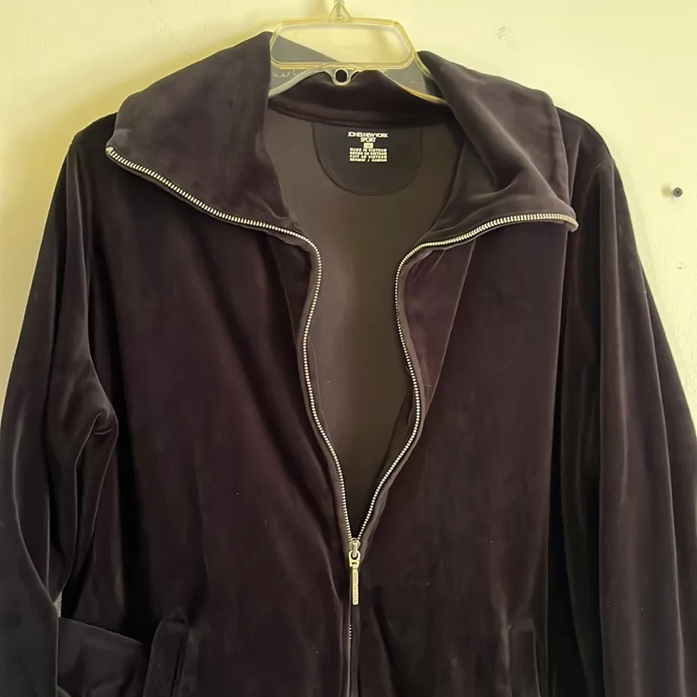 Jones New York  black track suit - Image 8