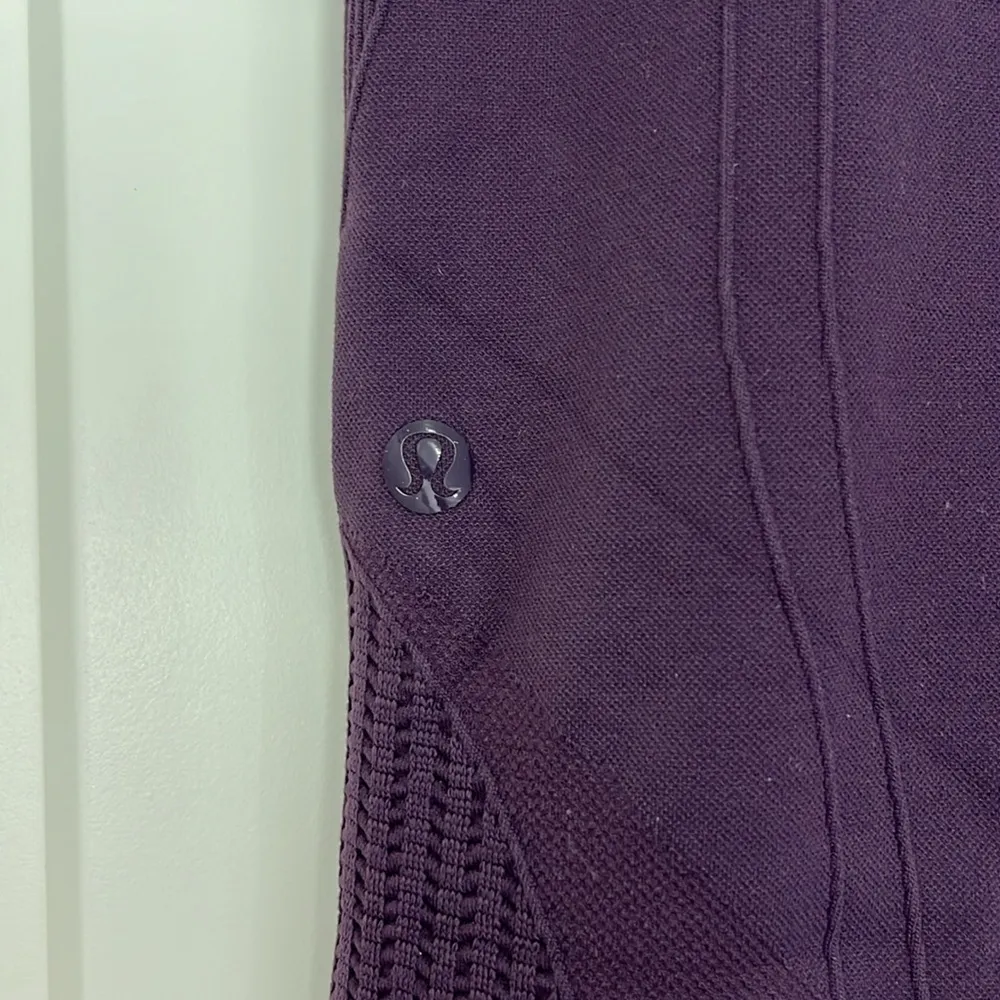 Lululemon Size 2 Purple Flow and Go Crop Athletic Yoga Leggings - Image 11