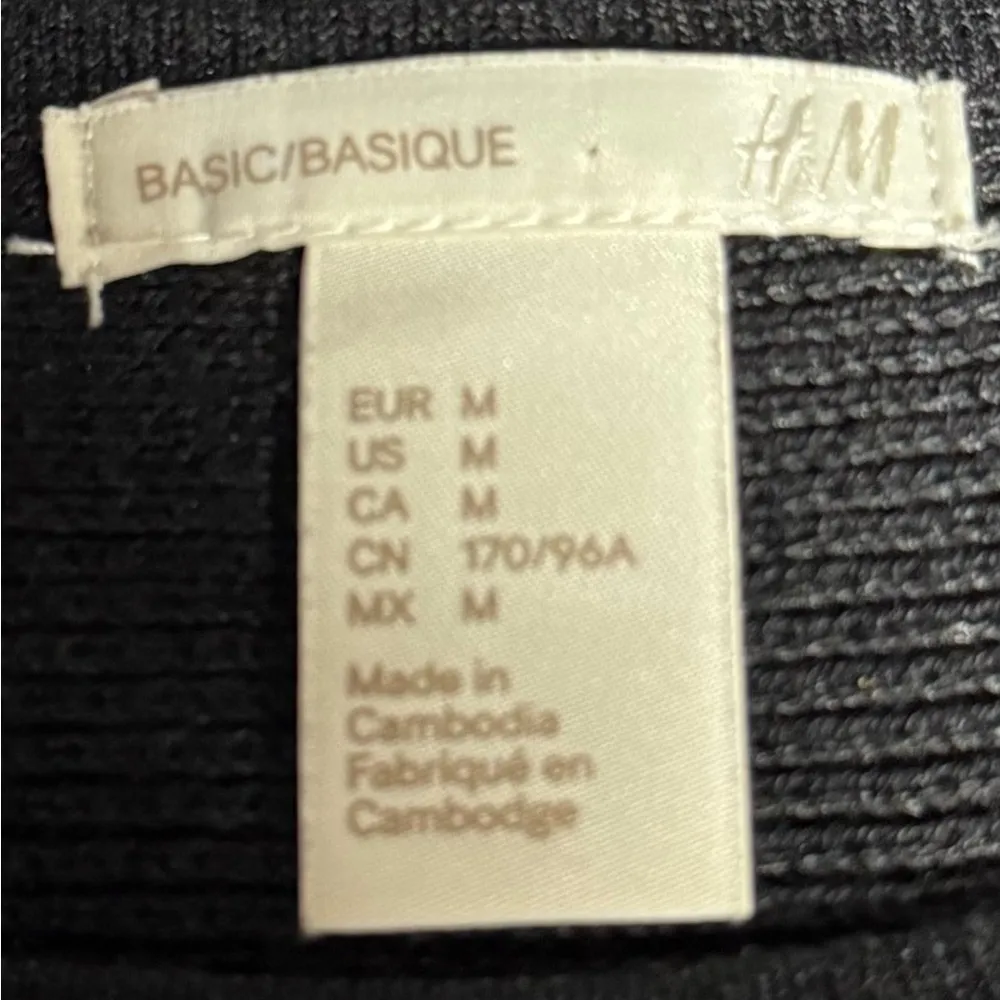 H&M Basics Women’s Sweater Size M - Image 6