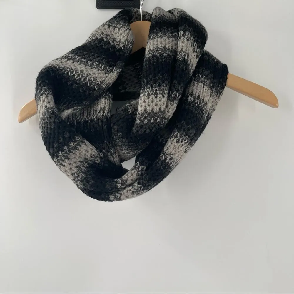 CALVIN KLEIN Scarf Infinity Loop Knit Yarn Winter Fall One Size Gray Black NWT - Image 8