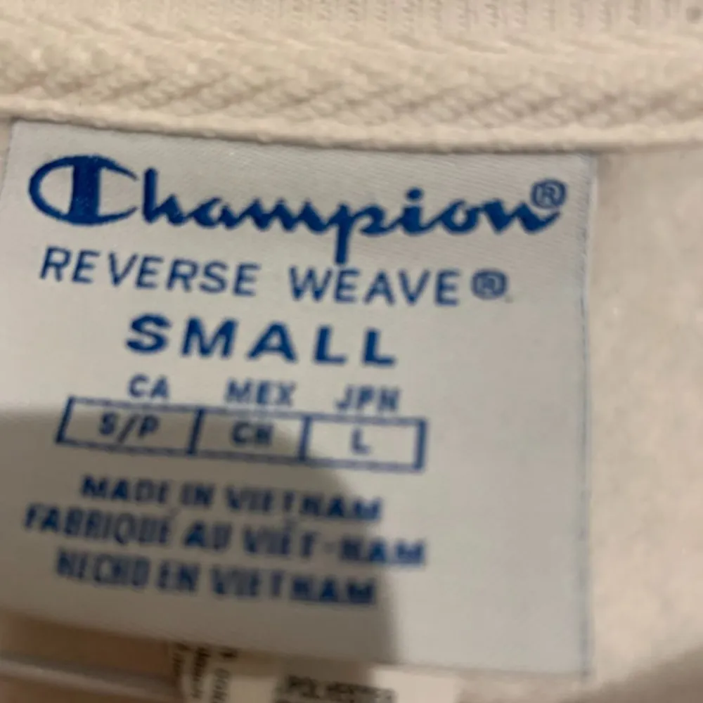 Champion reverse weave crewneck small - Image 2