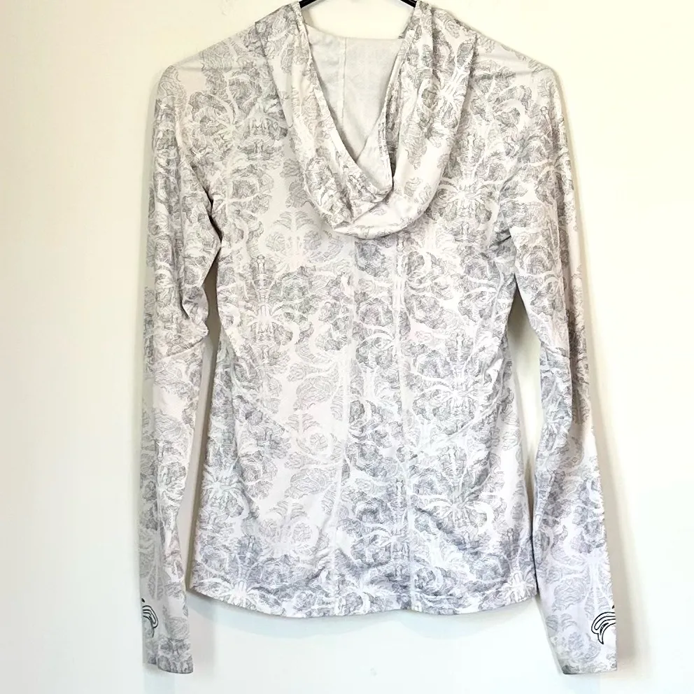 REI White and Gray Patterned Hooded Long Sleeve - Image 9