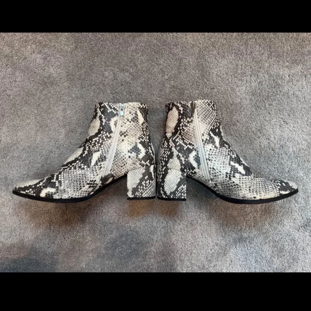 Snakeskin Ankle Boots / Booties - Image 3