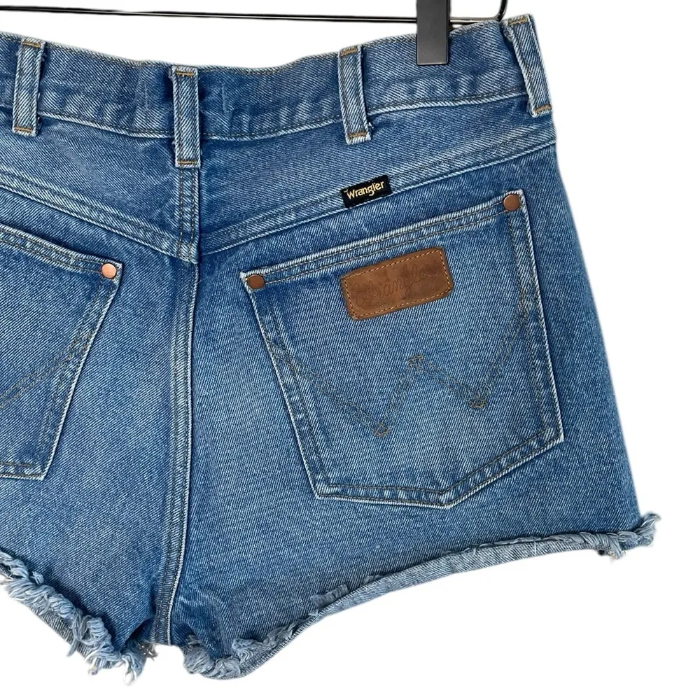 Wrangler Women’s Sz 29 Festival Shorts Jean Denim Cut Off - Image 4