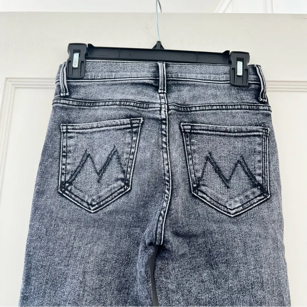 MOTHER The Insider Crop Step Fray in Train Stops Size 25 EUC Gray - Image 10