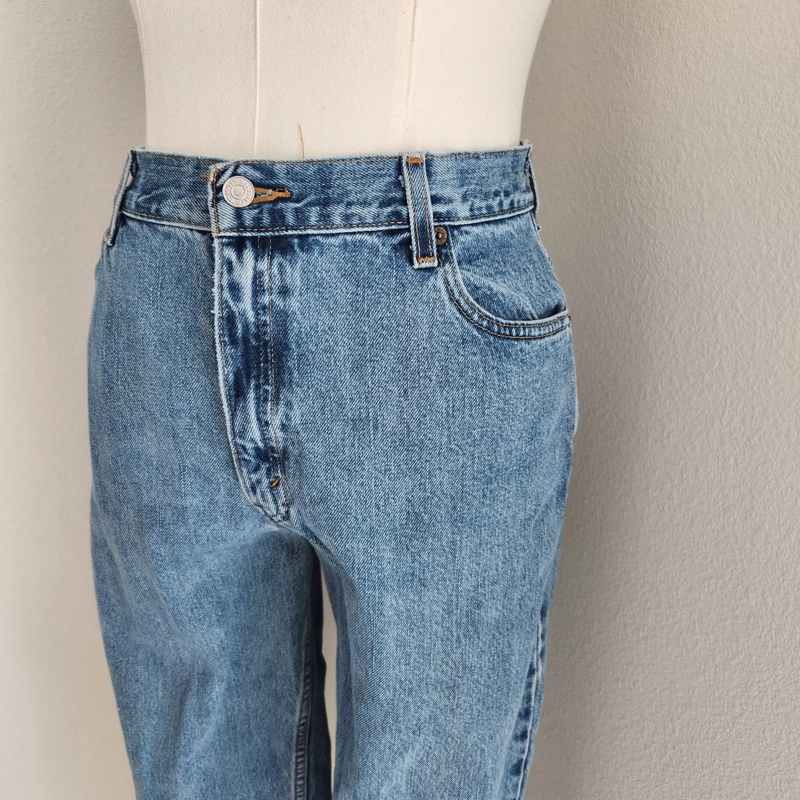 Vintage Levi's 550 Relaxed Fit Tapered Leg High Rise Jeans Medium Wash 10 Blue - Image 2