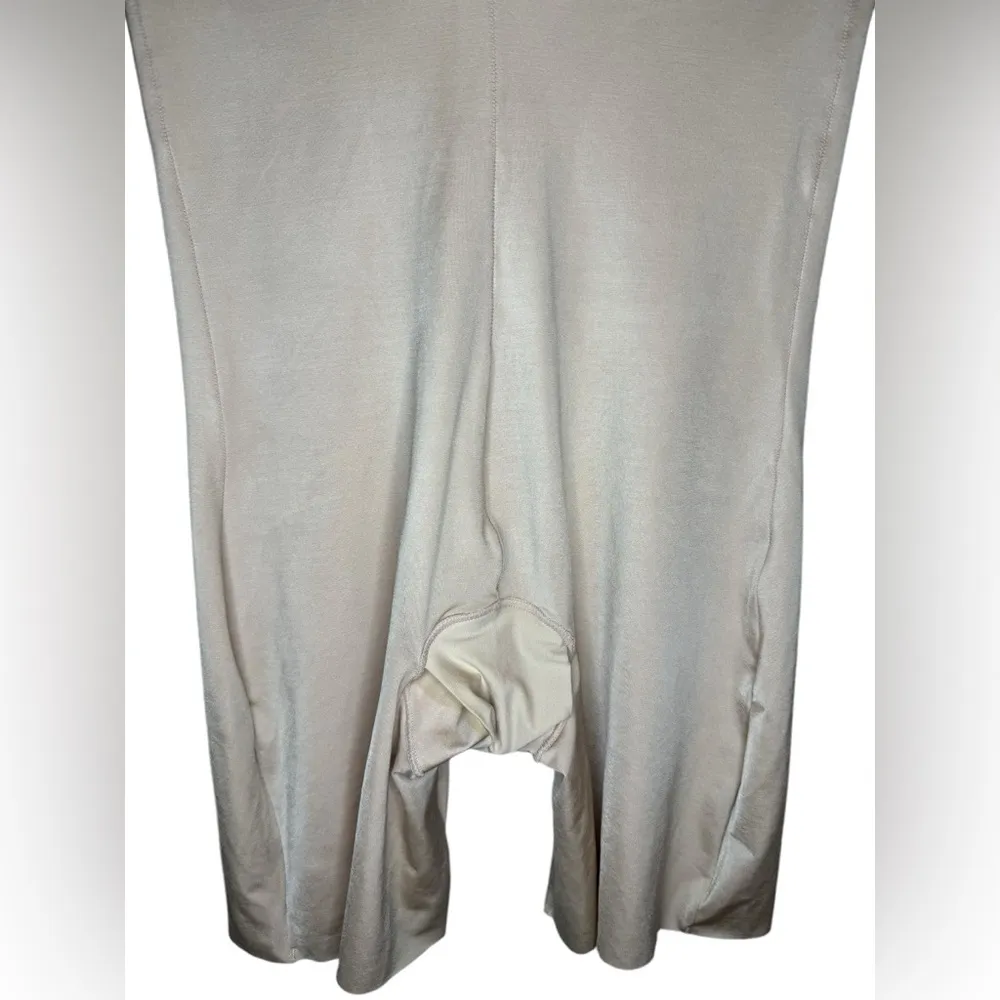Spanx Suit Your Fancy Strapless Cupped Mid Thigh Body Suit Size XL Beige - Image 8