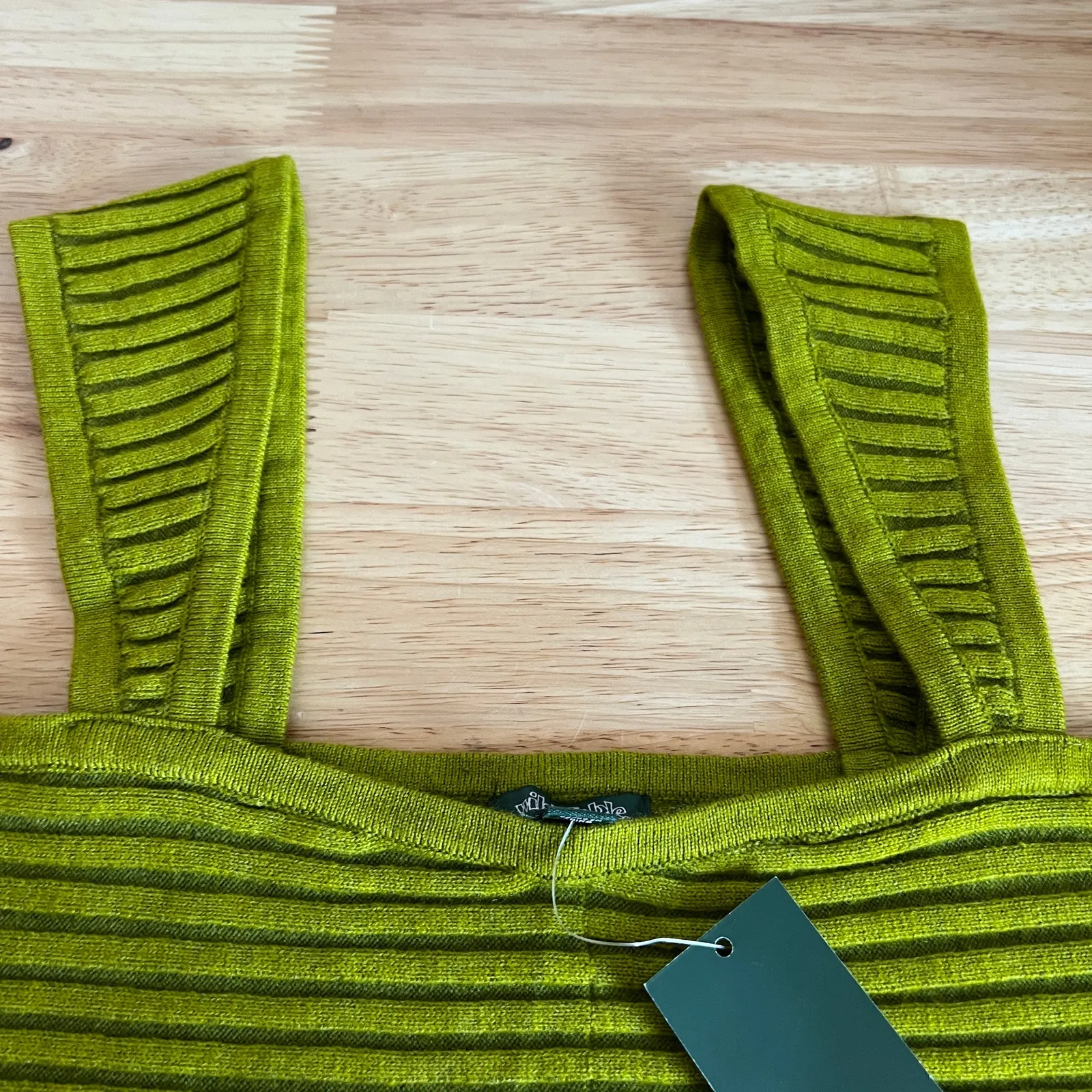 Wild Fable Women's Green Apple Ribbed Sweater Tiny Bra Top - Size Large - NWT - Image 4