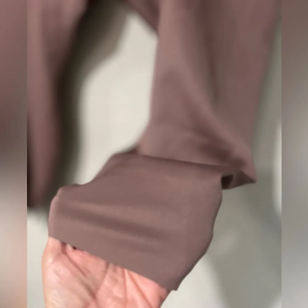 Nike Go
Women's Firm-Support Mid-Rise Full-Length Leggings with Pockets 3X SIZE - Image 13