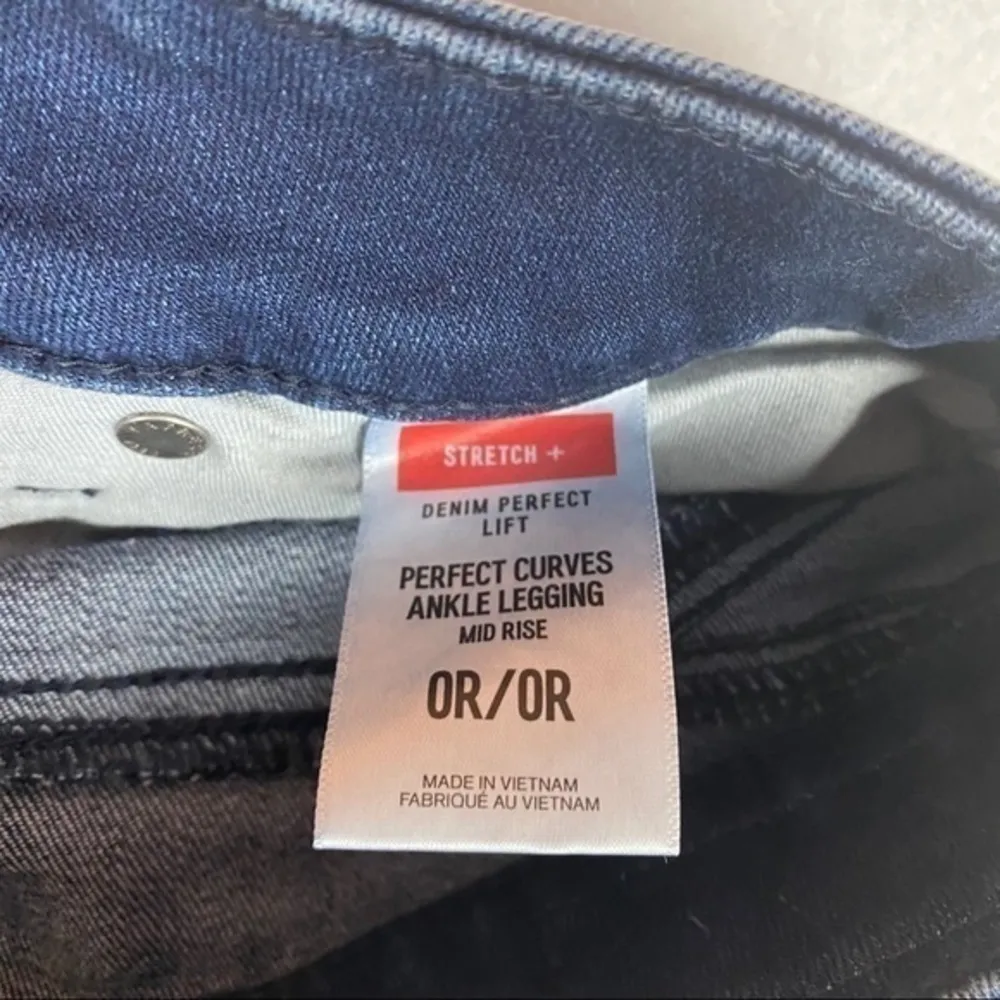 EXPRESS  Perfect Curves Ankle‎ Legging Jean - Image 4