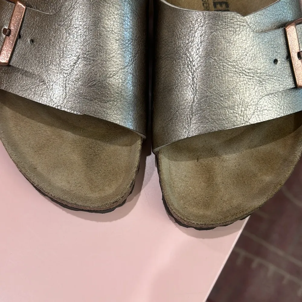 37 Birkenstock Slide Sandals Catalina Comfort Adjustable Strap Shiny Taupe Gold - Image 4