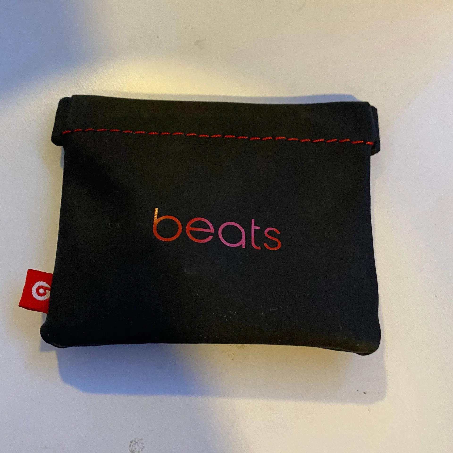 Beats by Dre Bluetooth Ear Buds - Image 7