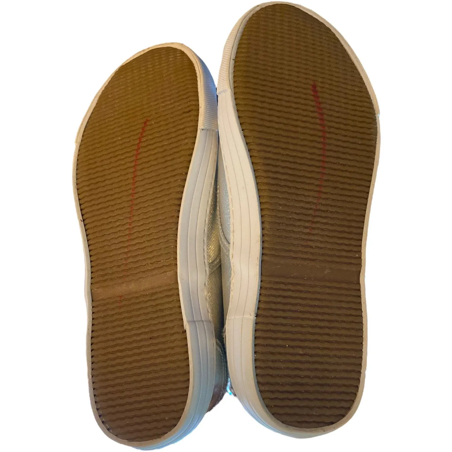 Airwalk Silver Slip On Shoes Size 9 EUC - Image 9