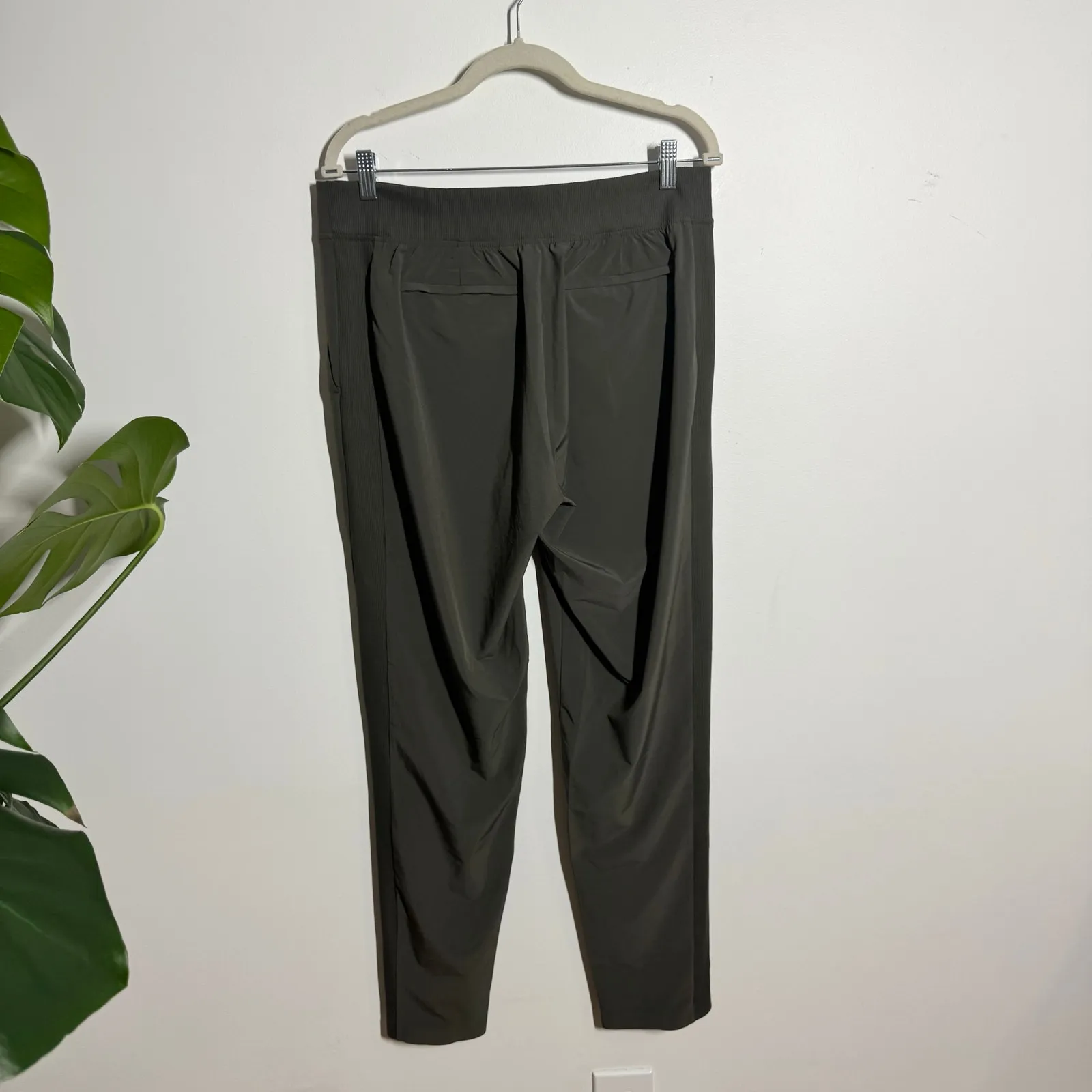 Athleta Brooklyn Ankle Pant Women 10T Mountain Green Wrinkle Resistant Stretch - Image 2