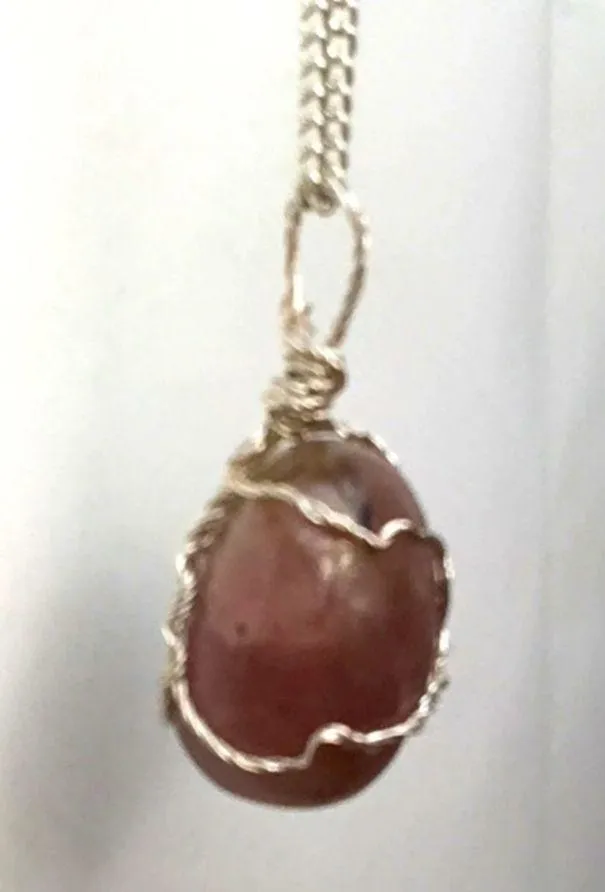 Handcrafted Rose Quartz Wire - Image 4