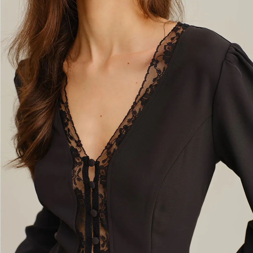 Rihoas black lace V Neck b Blouse Size M - Image 2